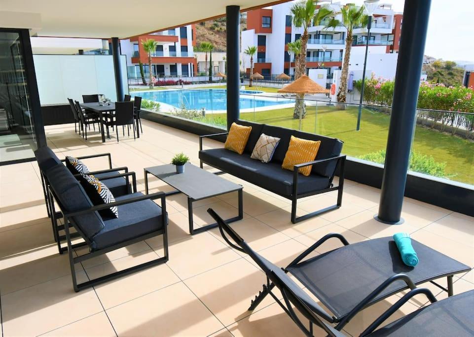 Casa Kerr - Luxury Apt - Sleeps 9 - Los Boliches Málaga Exterior foto