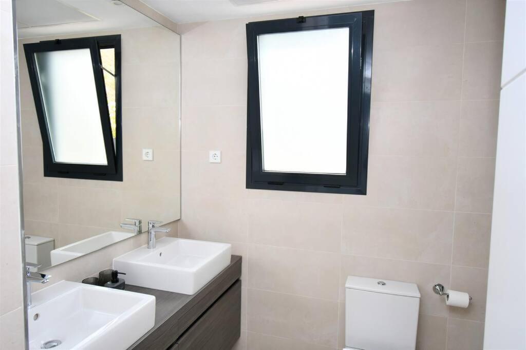 Casa Kerr - Luxury Apt - Sleeps 9 - Los Boliches Málaga Exterior foto